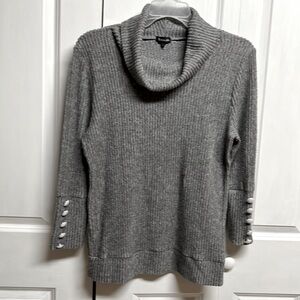 Olivia Blu Gray Crowl Neck Mid Sleeve Pull Over Sweater Size L